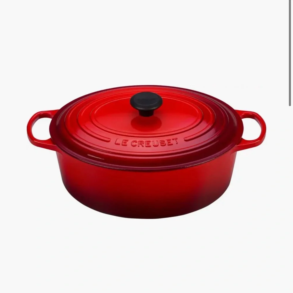 Le Creuset Signature 3.75-Quart Oval Enamel Cast Iron French/Dutch Oven